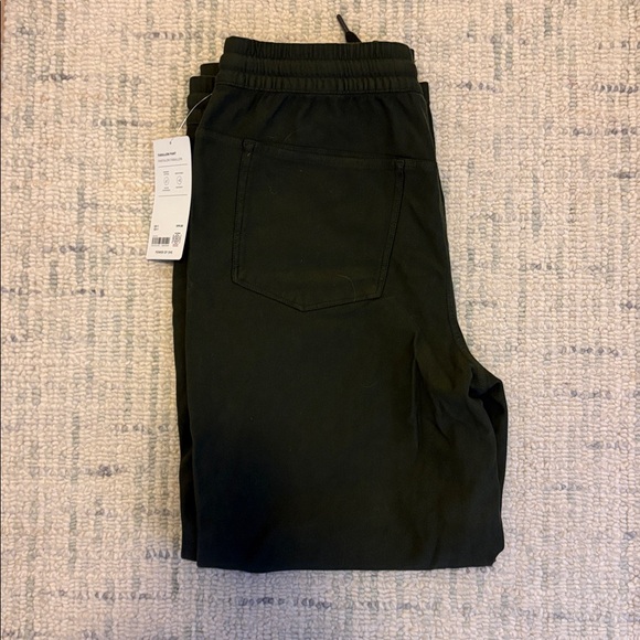 Athleta Women's Green Farallon Ankle Pants NWT - Picture 10 of 10